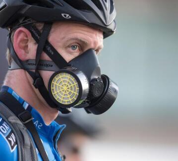 Cyclists exposed to less pollution on busy roads than other road users